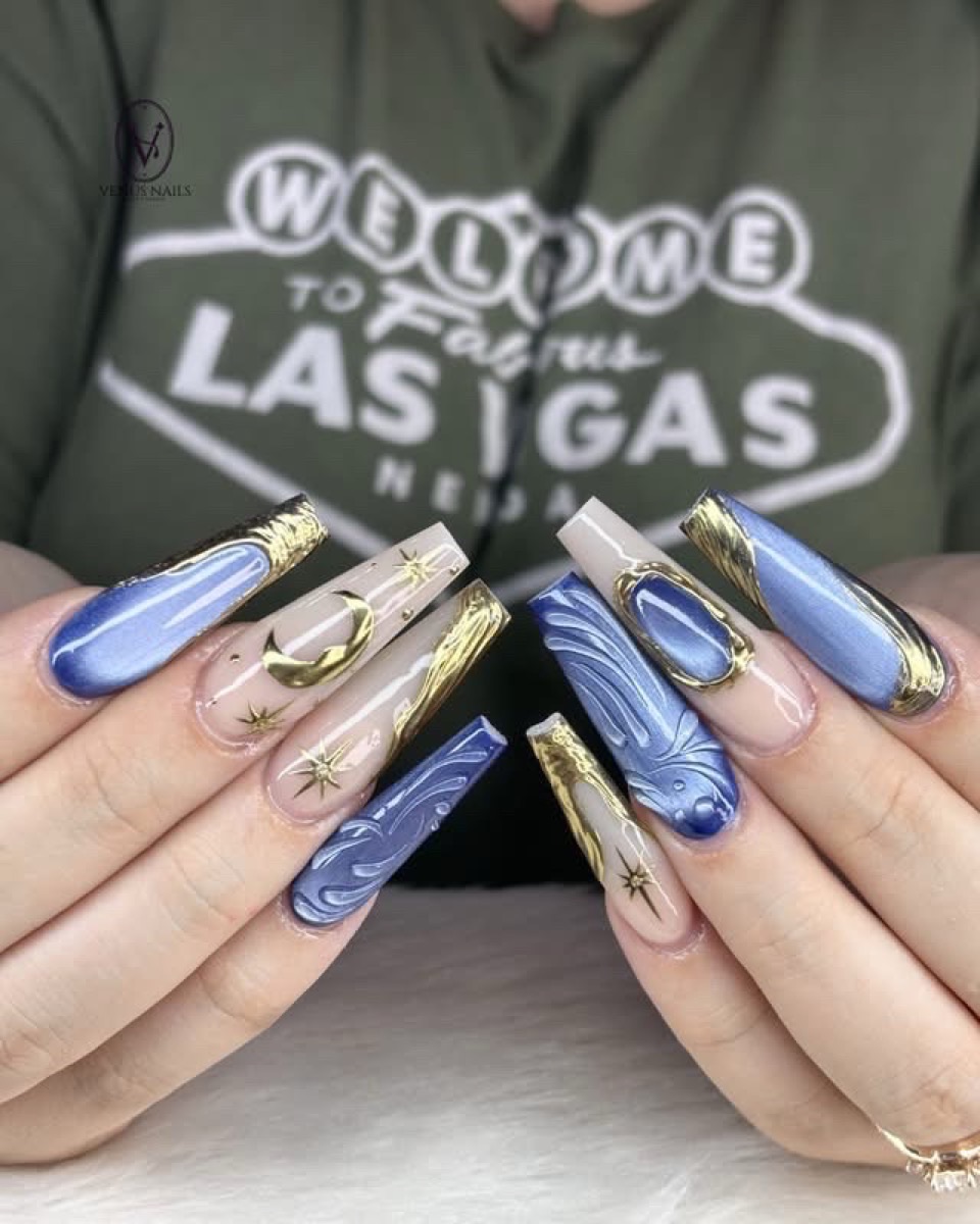 Manicure services at Venus Columbia